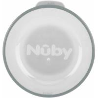 Taza mágica 360º con asas de color gris.Hecha de Tritan,dura, transparente y resistente. Con válvula de silicona que cierra automáticamente cuando el niño deja de beber, 240ML +6M.NUBY