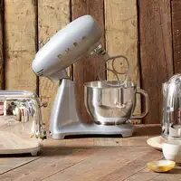 Smeg SMF02SVEU batidora Batidora de varillas 800 W Plata