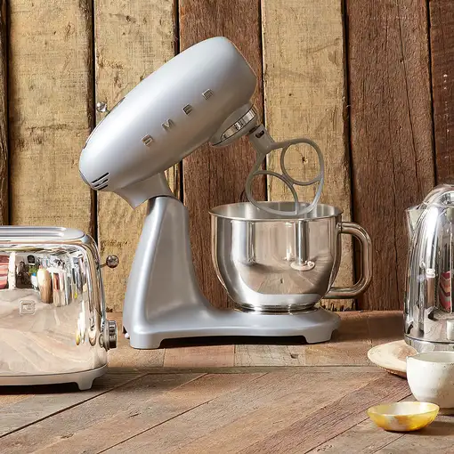 Smeg SMF02SVEU batidora Batidora de varillas 800 W Plata