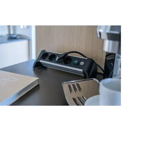 Brennenstuhl 1391040400 base múltiple 1,8 m 4 salidas AC Interior Negro, Plata