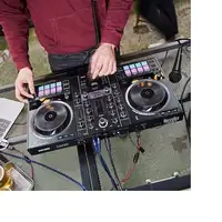 Hercules Inpulse 500 DVS (Sistema de vinilo digital) para scratch digital Negro