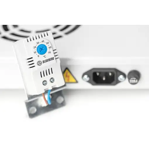 Digitus Unidad de ventilador de techo para una instalación variable de 483 mm (19"