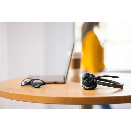 POLY Auriculares USB-C Voyager 4320 + adaptador BT700