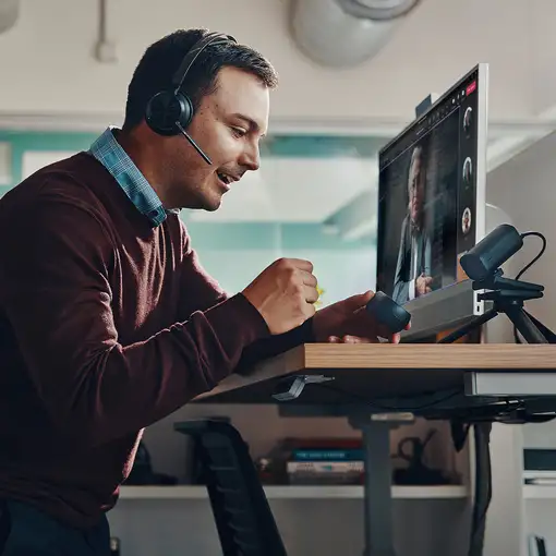 POLY Auriculares Voyager Focus 2 USB-C-C + adaptador USB-C/A