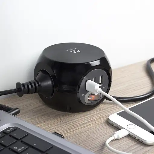 Ewent EW3938 adaptador e inversor de corriente Interior Negro