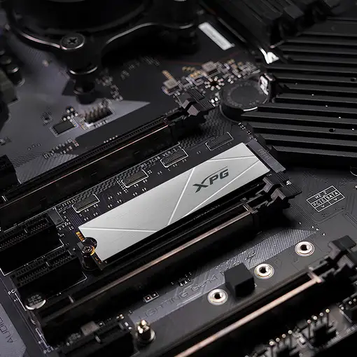 ADATA GAMMIX S60 1 TB M.2 PCI Express 4.0 NVMe 3D NAND