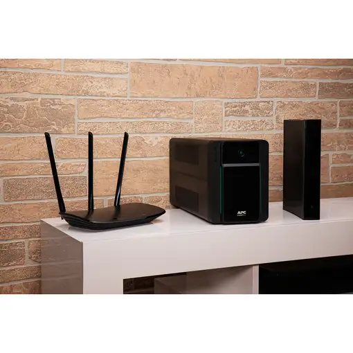 APC Easy UPS sistema de alimentación ininterrumpida (UPS) Línea interactiva 2,2 kV